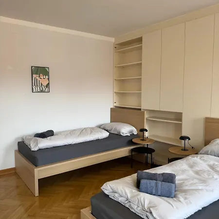 Cozy Big Old Town Apartamento