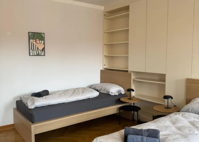 Cozy Big Old Town Apartament